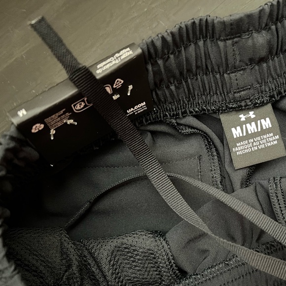 Under Armour Men's Dark Joggers - Picture 2 of 4